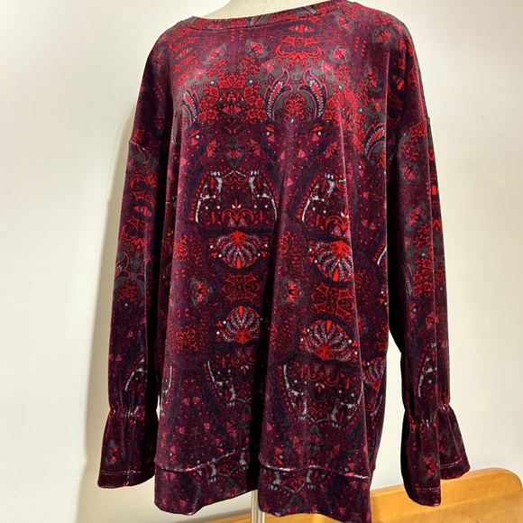 Ruff Hewn Tops - Ruff Hewn GREY NWOT long bell sleeve, velour texture, XL, never worn, size XL